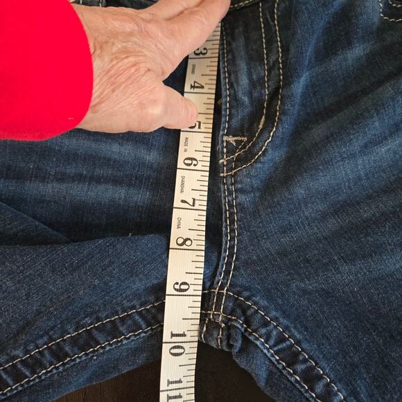 Miss Me Boot Cut Cross Embellished Women's Jeans. Size 32 - Picture 12 of 16